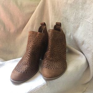 Francesca’s + tan suede ankle boots